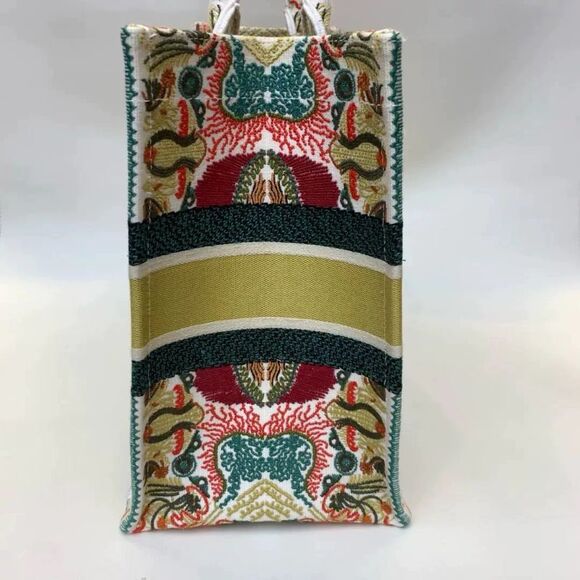 Dior Women Pre-Loved Bag Very Good Condition - Picture 6 of 9